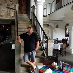 Meet your Posher, Luis